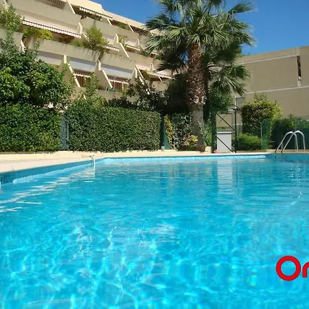 شقة Splendide 2 Pieces Climatise Avec Piscine Et Garage Prive - Fr-1-647-6 *